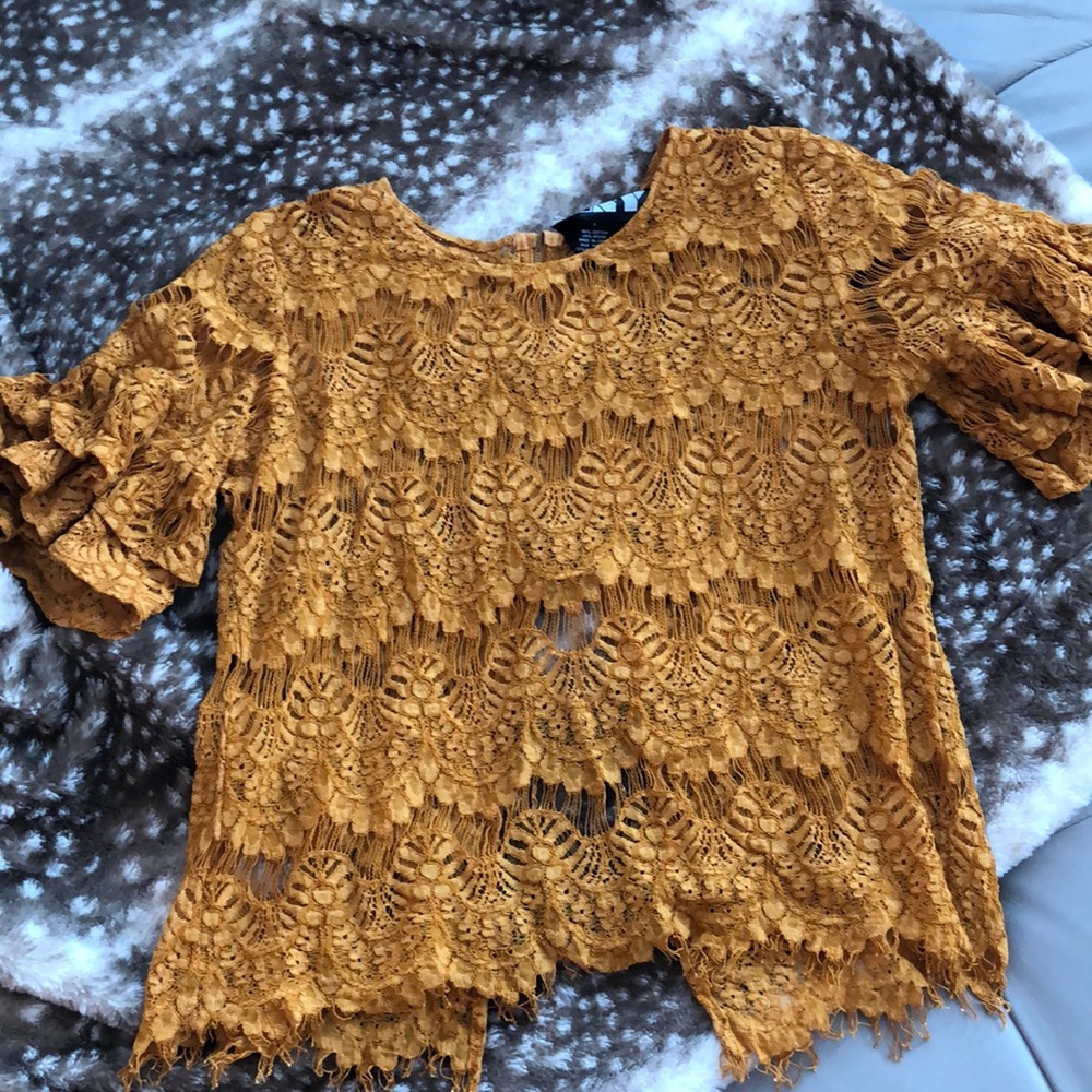 Gorgeous lace top